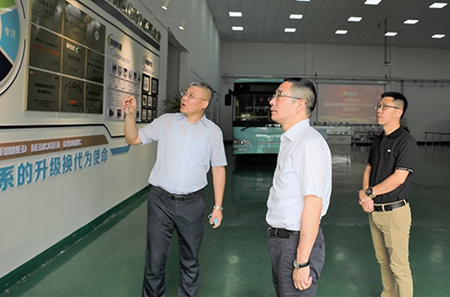柏總視察德燃動(dòng)力01_副本.jpg 柏總視察德燃動(dòng)力01_副本.jpg